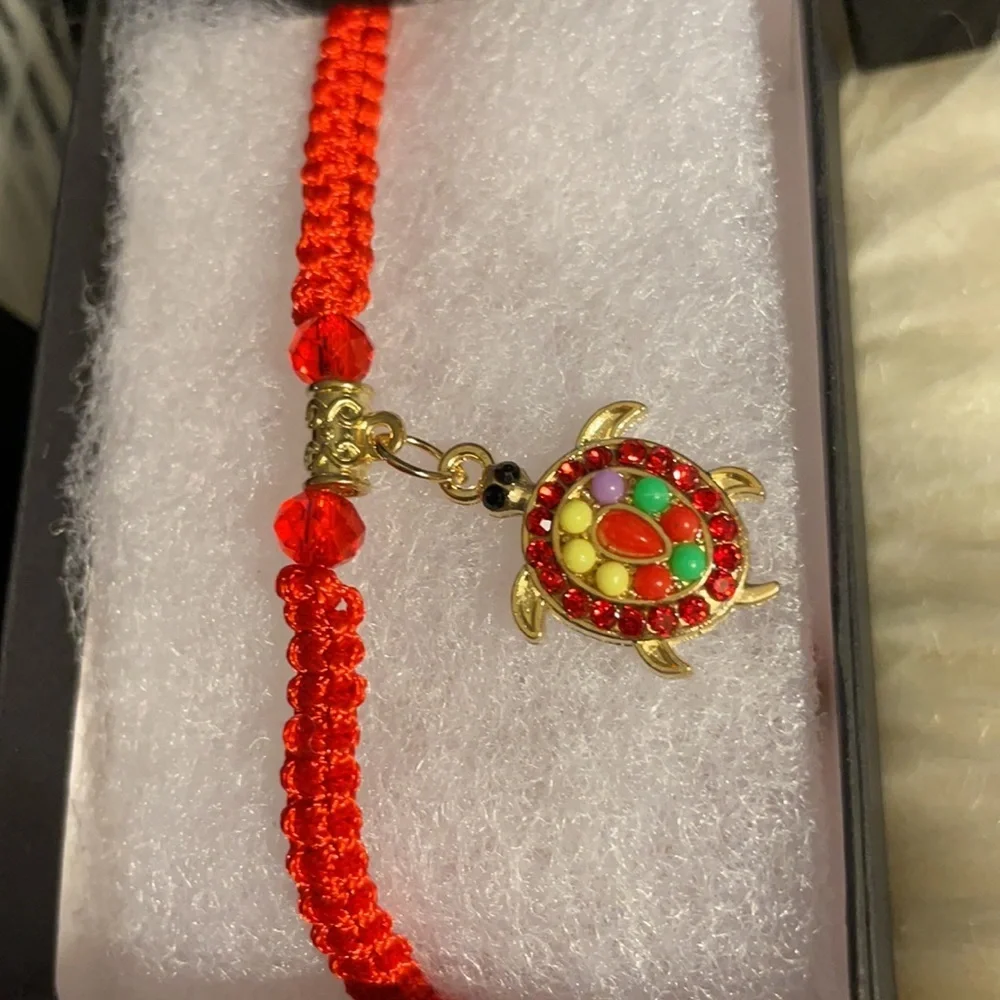 Hand-woven Gold beaded turtle charm Thread String - Picture 7 of 7